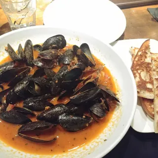 Mussels & Chorizo