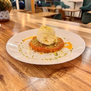 Ice&amp;gold Knafeh