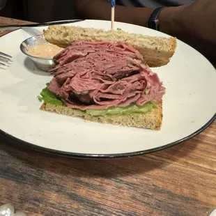 Pastrami sandwich on rye.