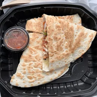 Chicken quesadilla with sautéed veggies