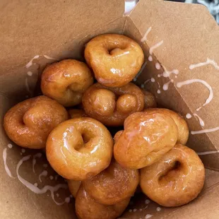 Glazed donuts (box of 8)