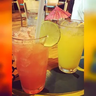 Yummy $5 drinks for happy hour. I got the E. Hemingway Daiquiri. Delicious with fresh squeezed grapefruit juice!