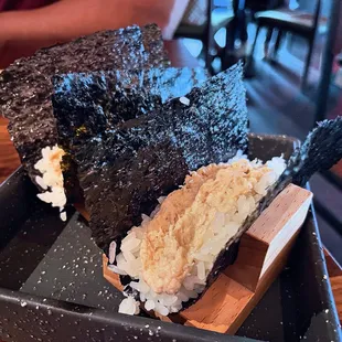 Spicy tuna hand roll  IG: @fooddeclassified