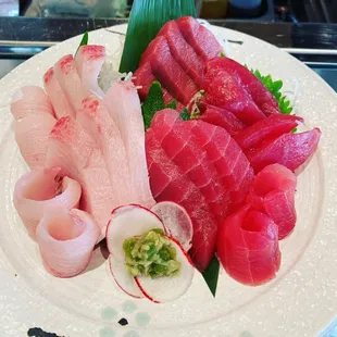 Yellow Belly Sashimi &amp; Tuna Sashimi
