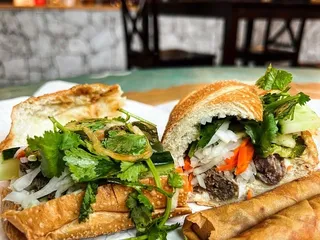 Evelyn's Coffee & Banh Mi