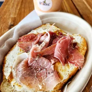 Fig and prosciutto toast