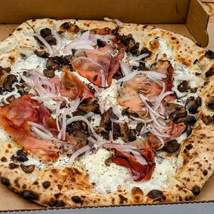 May 29, 2022; Speckenwolf pizza.