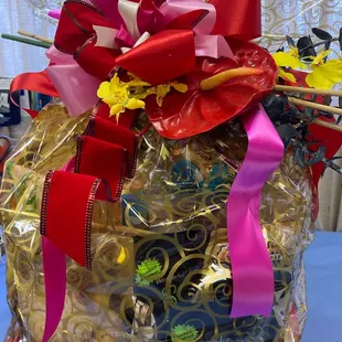 Extraordinary and Gorgeous basket!