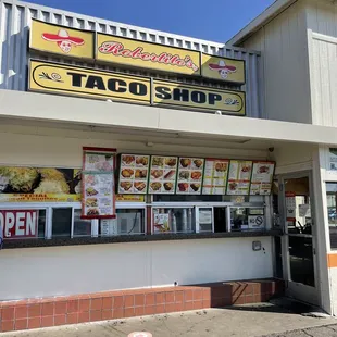 the outside of the restaurant