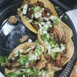 Amazing tacos, with alot of meat ! One taco didn&apos;t make it on the photo, lol.