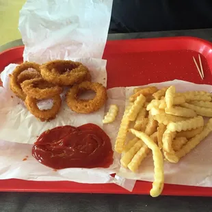 My daughter likes catsup!
