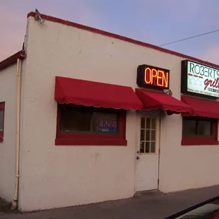 the outside of a restaurant