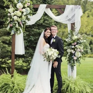 All the flowers in the picture are Robin Wood, BEAUTIFUL!