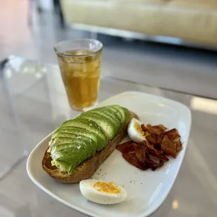 Avocado Toast &amp; bacon