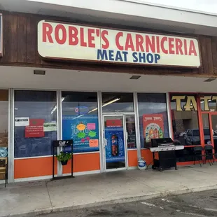 Family run meat market.  Veggies,  canned goods, detergent, TP, spices, soft drinks. Carnitas, menudo on weekends.