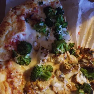 Chicken and broccoli pizza. Amazing.