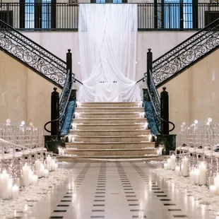 Check out that Draping!