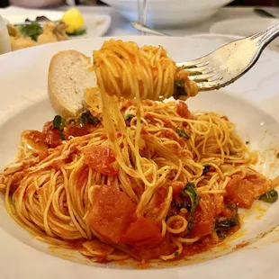Capellini pomodoro