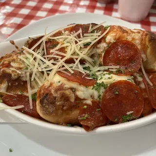 Cheesy Pepperoni Rolls