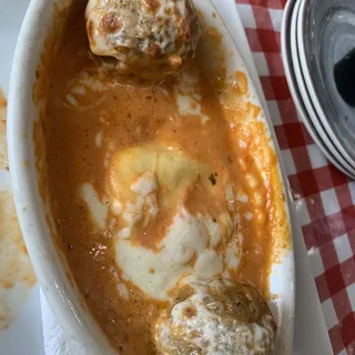 Cheese Ravioli with Meatball
