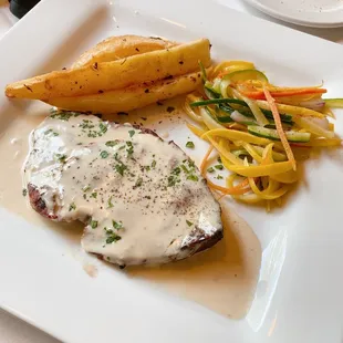 Beef tenderloin with veggies