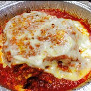 Cheesy lasagna, to-go.