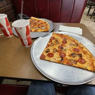 Daily special: 2 slices of any kind with a fountain soda $9.99