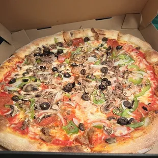 Large Everything Pizza