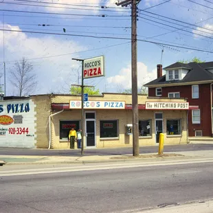 a view of the outside of a restaurant