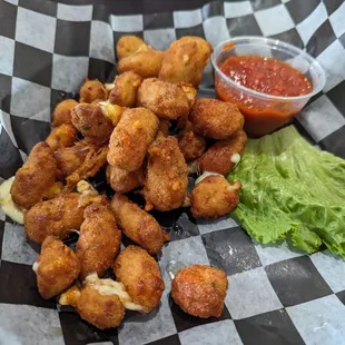 Garlic cheese curds