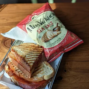 Italian Sandwich w Sea Salt chips