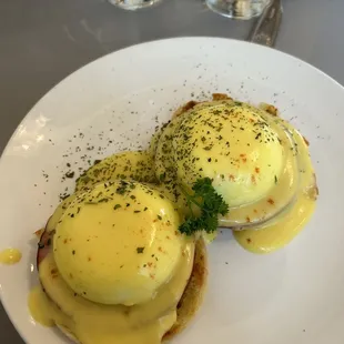 Eggs Benny