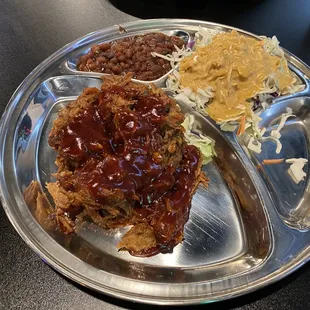 Pulled pork with beans and slaw