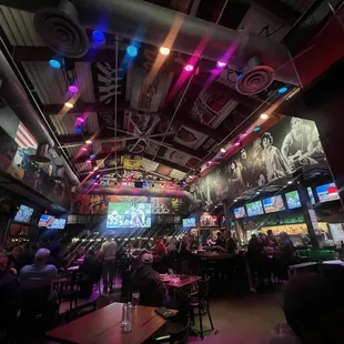 Main view of restaurant