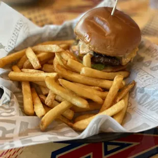 Ultimate Burger Main $18