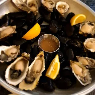 Raw oyster selection