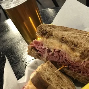 Reuben...really very good!  No grease!  The bread stayed crispy the whole time...a must for a nice messy Reuben!