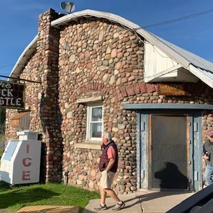 Unique craftsmanship to the exterior to this establishment!!!