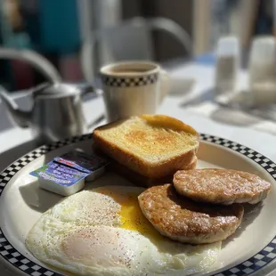 The Short Breakfast isn&apos;t skimpy
