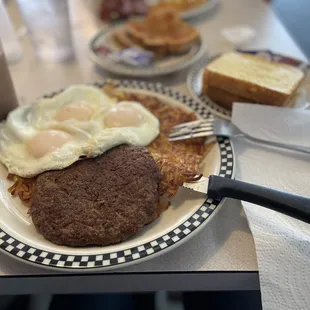Chopped sirloin and eggs