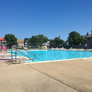 Pool transitions from 3 feet to 5 feet at its deepest.