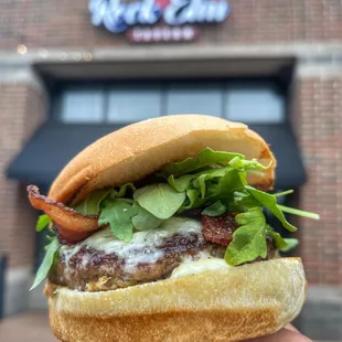 VAT 17 BURGER  Deer Creek Vat 17, white cheddar, arugula, candied bacon, roasted garlic aioli