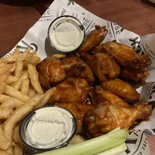 Kashmire wings with fries