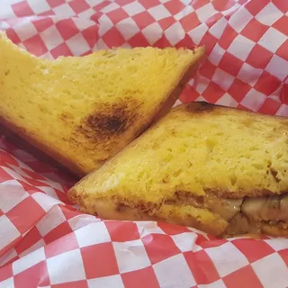 "Elvis" Peanut Butter and Banana Sandwich