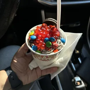 Cookies &amp; Cream with strawberries, strawberry boba &amp; m&amp;ms'!