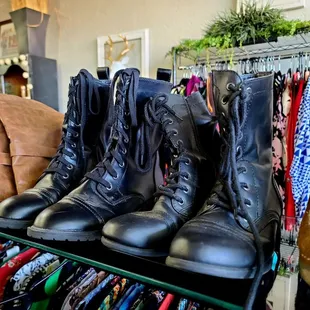 Look at &apos;dem boots!