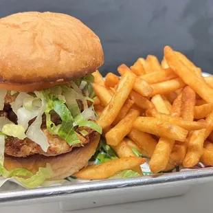 Grilled Chicken Sandwich w/ fries