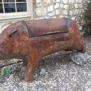 Pig shaped grill