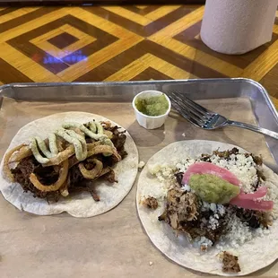 Barbscoa &amp; Carnitas tacos muy bueno!