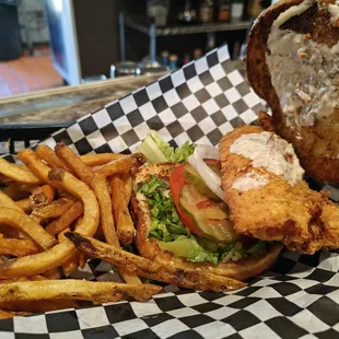 &quot;Kickass Chicken Sandwich&quot; w/fries